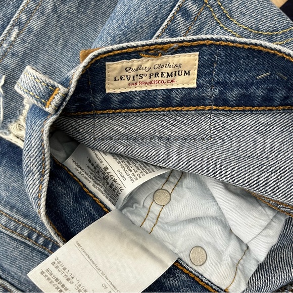 Levi’s 501 Button Your Fly Skinny Distressed Ankle Jeans - Picture 15 of 16